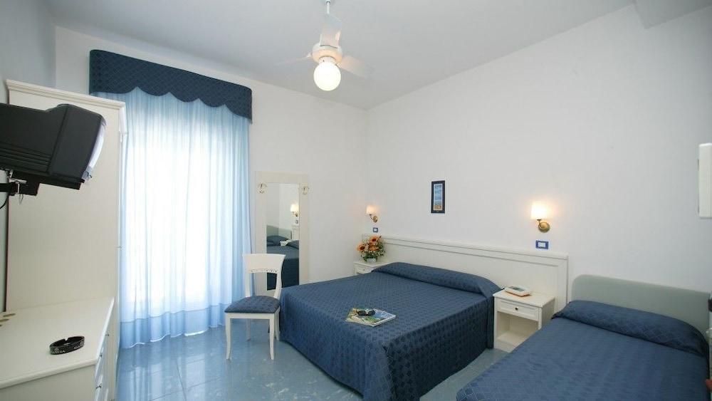 Hotel Elisa - Spiaggia Privata Inclusa Peschici Esterno foto