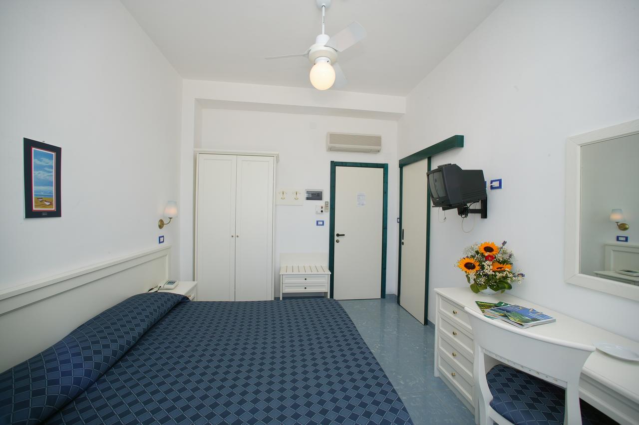 Hotel Elisa - Spiaggia Privata Inclusa Peschici Esterno foto