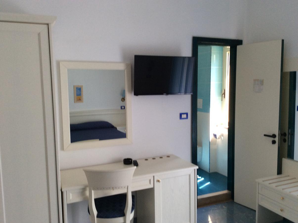 Hotel Elisa - Spiaggia Privata Inclusa Peschici Esterno foto